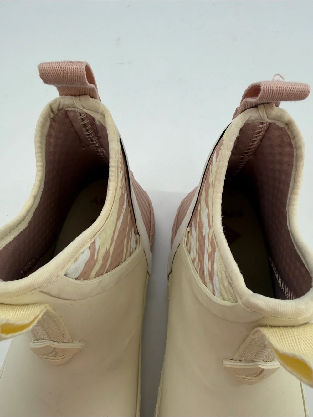 Sperry Womens Cream Chelsea Cutwater Deck Boot Size US 8.0M EU 39
